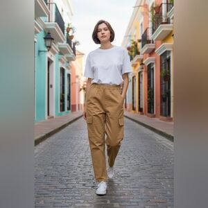 Girls Tan Lightweight Classic Casual Cargo Pants NWOT Size 10